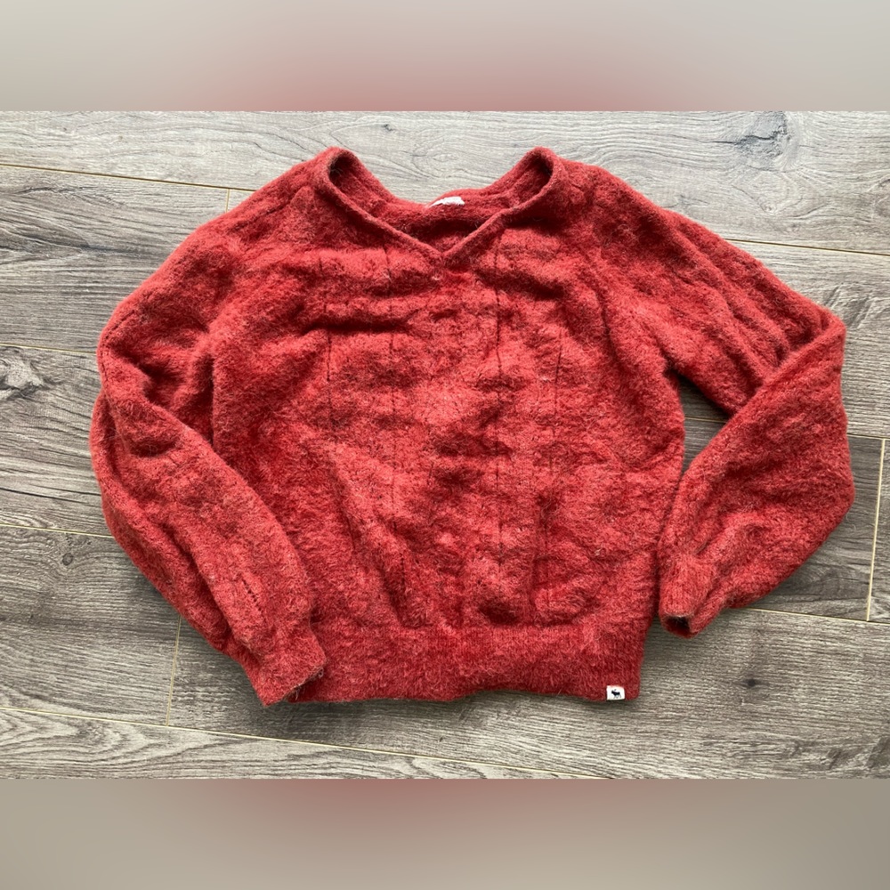 Abercrombie & Fitch v-neck burnt red thick fuzzy super soft sweater size small